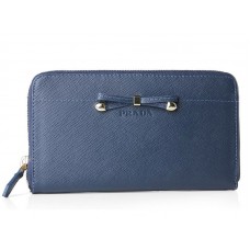 Portafoglio Prada Saffiano Zippy con fiocco blu scuro