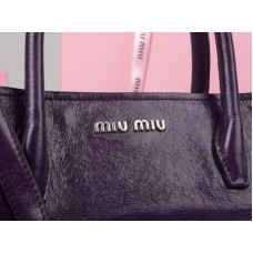 Borsa a mano in pelle smaltata Miu Miu viola