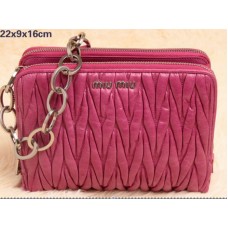 Miu Miu Borsa a tracolla mini in pelle matelassé smaltata Prugna