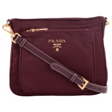 Borsa a tracolla Prada in tessuto saffiano e nylon con pelle, colore bordeaux