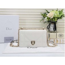 Borsa Dior piccola Diorama in pelle di agnello bianca d05264