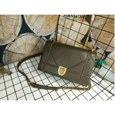 Borsa Dior Diorama in pelle di vitello con hardware color oro invecchiato, grigia d17713