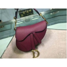 Borsa Dior Mini Saddle in pelle di vitello con finiture dorate Borgogna m0447s1