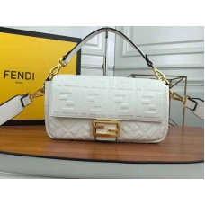 Fendi Baguette in pelle di agnello bianca