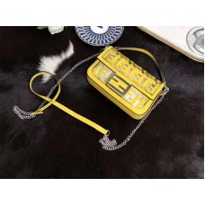 Borsa Baguette piccola Fendi in PU giallo