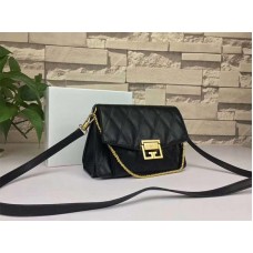 Borsa a patta in pelle di vitello trapuntata Givenchy gv3 nera