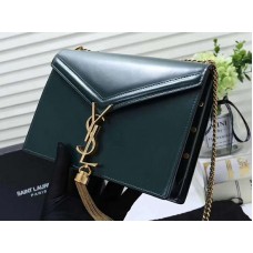 Borsa con chiusura monogramma Cassandra di Saint Laurent in pelle di vitello verde