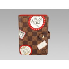 Copertina dell'agenda con patch Damier PM di Louis Vuitton