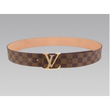 Cintura Damier con iniziale Louis Vuitton e fibbia dorata