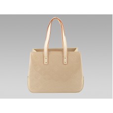 Louis Vuitton Monogramma Vernis Reade PM Beige