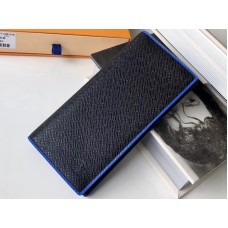 Portafoglio Brazza in pelle Taiga Louis Vuitton m30558