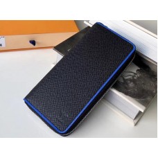 Portafoglio verticale con cerniera in pelle Taiga Louis Vuitton m30569