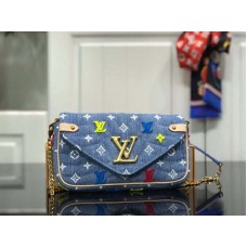Louis Vuitton Monogram Denim New Wave Chain Pochette Blu m67531