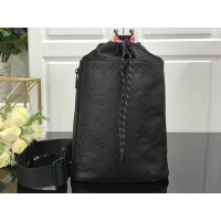 Borsa a tracolla Louis Vuitton Monogram Shadow Chalk nera m90472